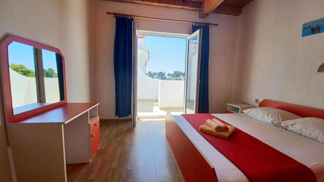 Apartments & Rooms Mila Banjol Екстериор снимка