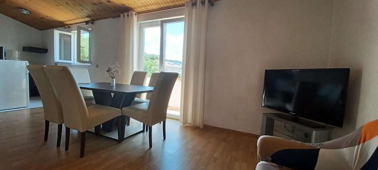 Apartments & Rooms Mila Banjol Екстериор снимка