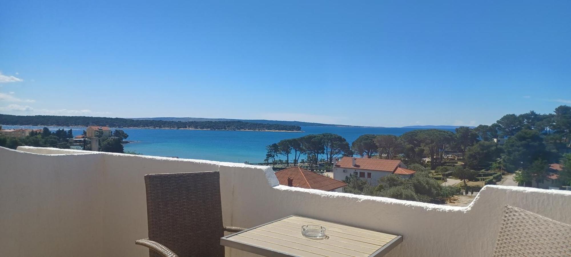 Apartments & Rooms Mila Banjol Екстериор снимка
