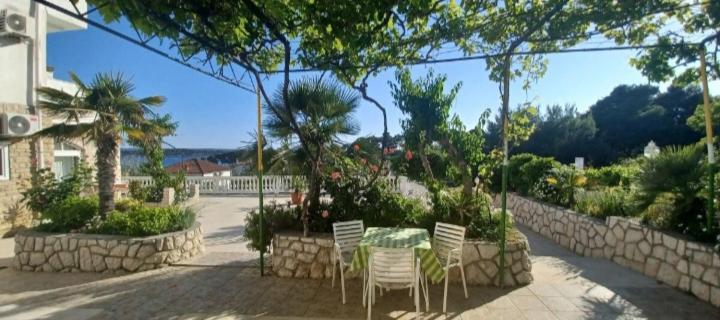 Apartments & Rooms Mila Banjol Екстериор снимка